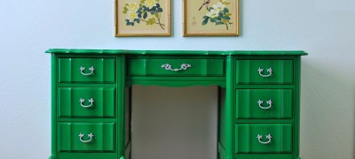 Repainting old chipboard furniture in a different color