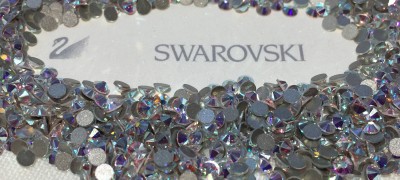 Kako pravilno lijepiti rhinestones na tkaninu