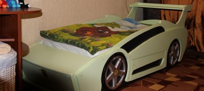 Children's bed-car with their own hands