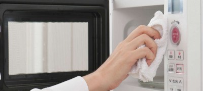 How to get rid of the smell in the microwave