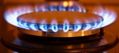 What is gas burner control and what is the principle of its operation