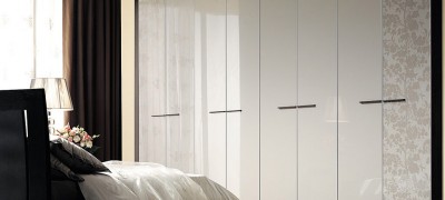 Bedroom with built-in wardrobe