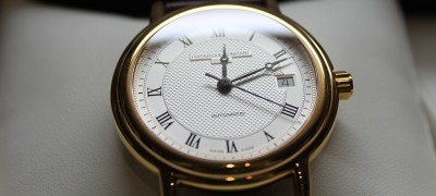 Watch polishing at home