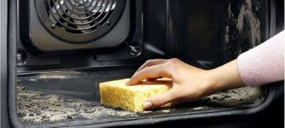 We clean the oven from burnt fat and carbon deposits