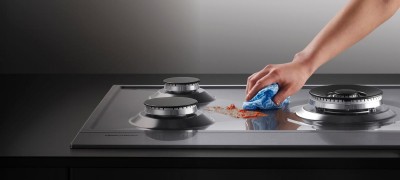 Cleaning the stove at home