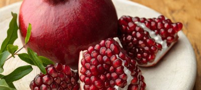 Methods for cleaning a pomegranate