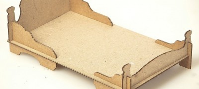 Step-by-step instructions for making a cardboard bed