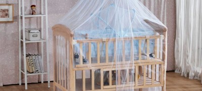 Do-it-yourself canopy on a children's bed