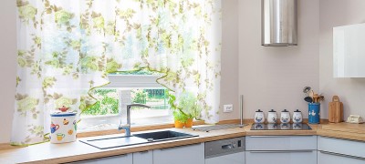 Types and selection of curtains for the kitchen with a photo