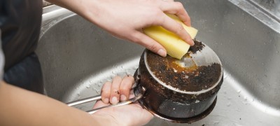 Methods for cleaning stainless steel cookware