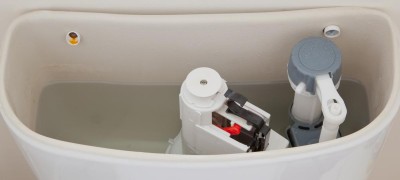 What to do if the toilet leaks after flushing