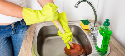 How to clean up a blockage in a sink