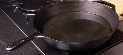 How to ignite a new cast iron skillet