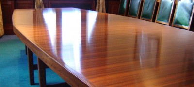 Features and benefits of polished furniture