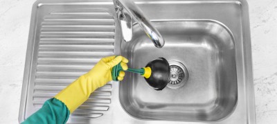 How and how can you eliminate the smell from the kitchen sink?