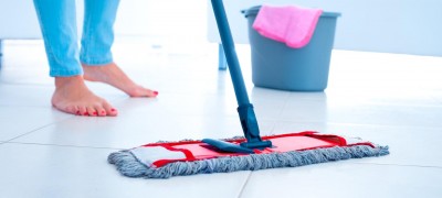 How to quickly clean the floors in an apartment