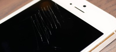 Easily and simply remove scratches from the phone screen