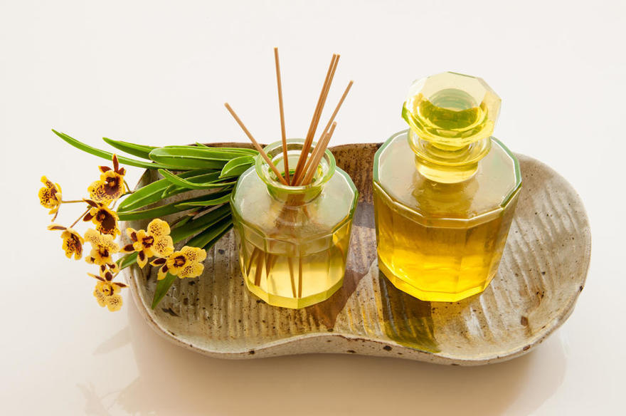 aroma oils with sticks