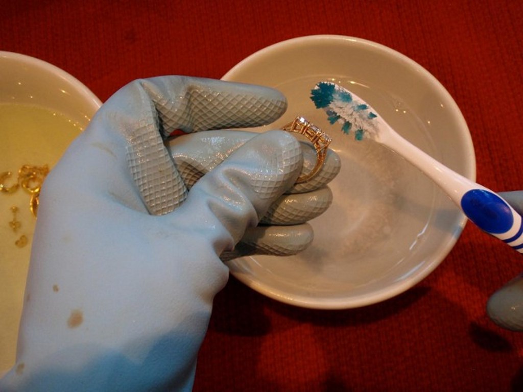 cleaning gold with vinegar photo