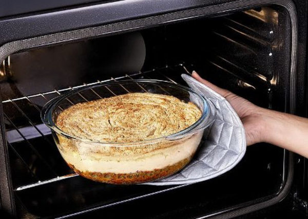 Finally, the size of the dish placed in the oven also plays an important role.