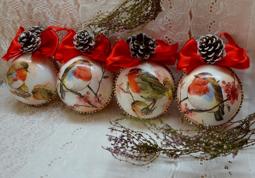 decoupage christmas balls