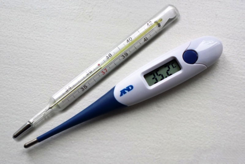 electronic and mercury thermometers