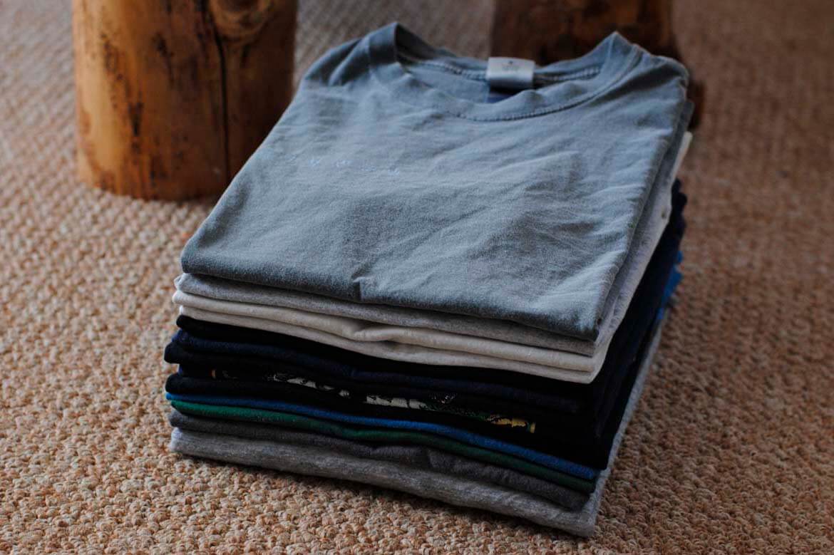 how to quickly fold a t-shirt