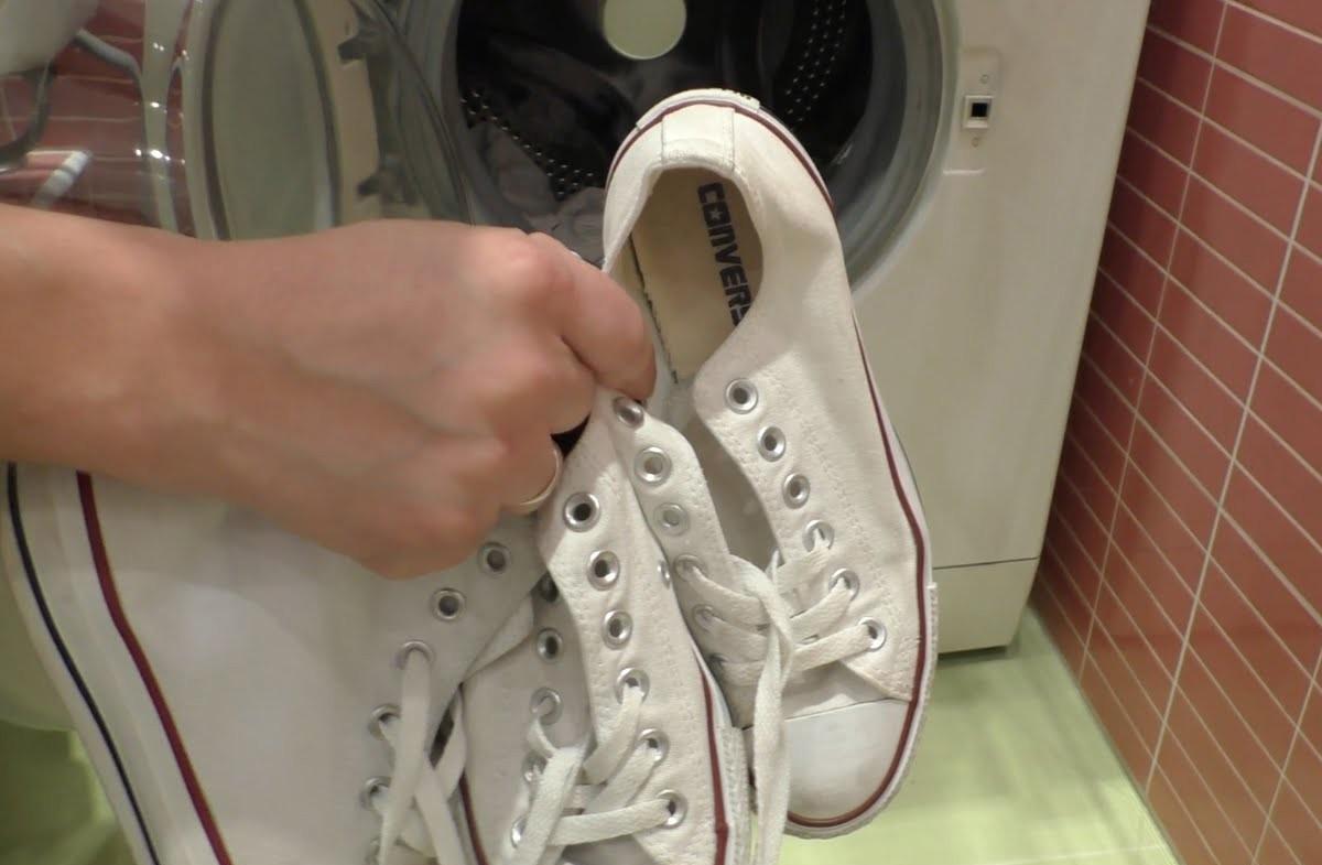 how to wash sneakers