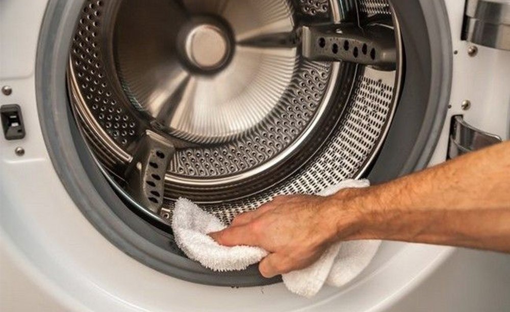 how to clean a washing machine drum