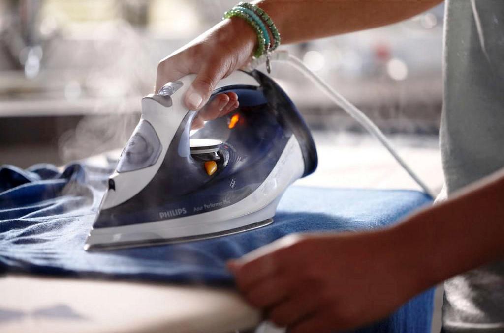 how to clean an iron