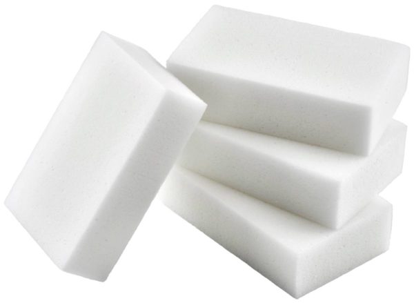 Externally, melamine sponges are no different from foam sponges for washing dishes or cleaning.