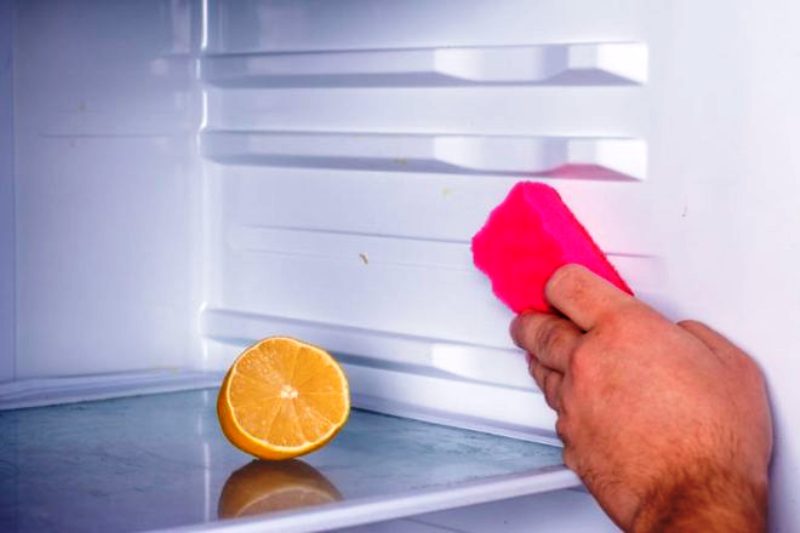 clean the refrigerator from the smell of lemon