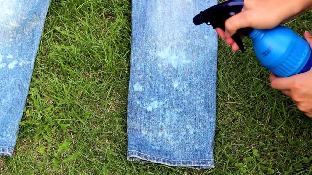 wipe the grass off jeans