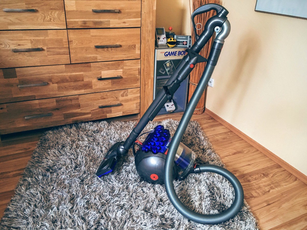 vacuum cleaner Dyson Cinetic big Ball Musclehead