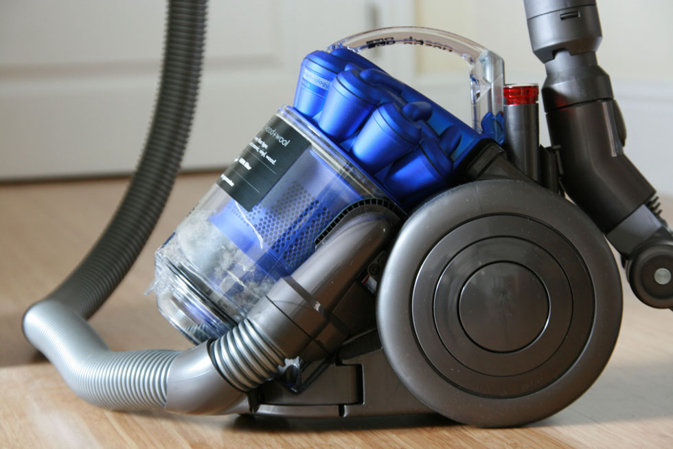 Dyson cyclonic vacuum cleaner