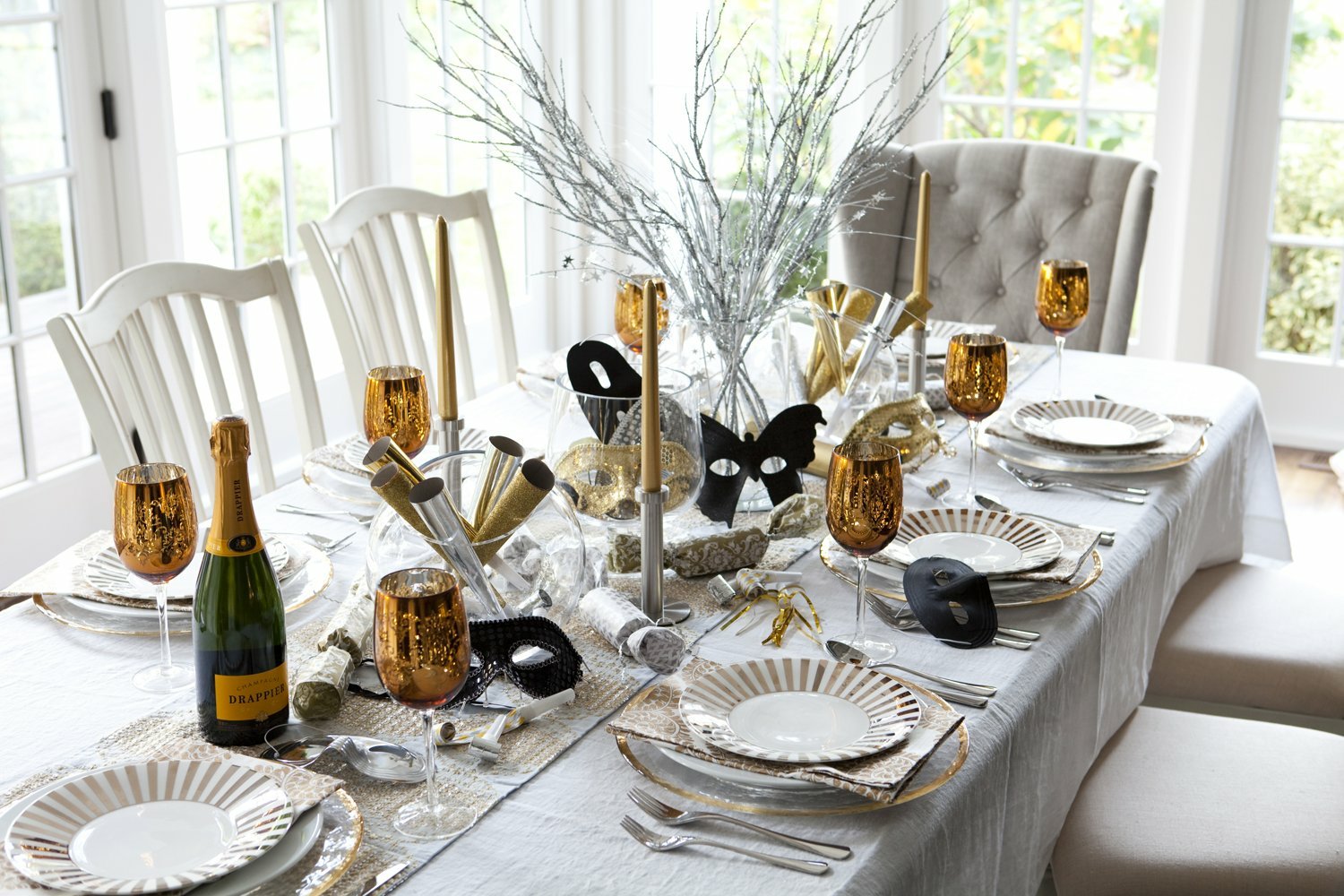 table setting for the holiday