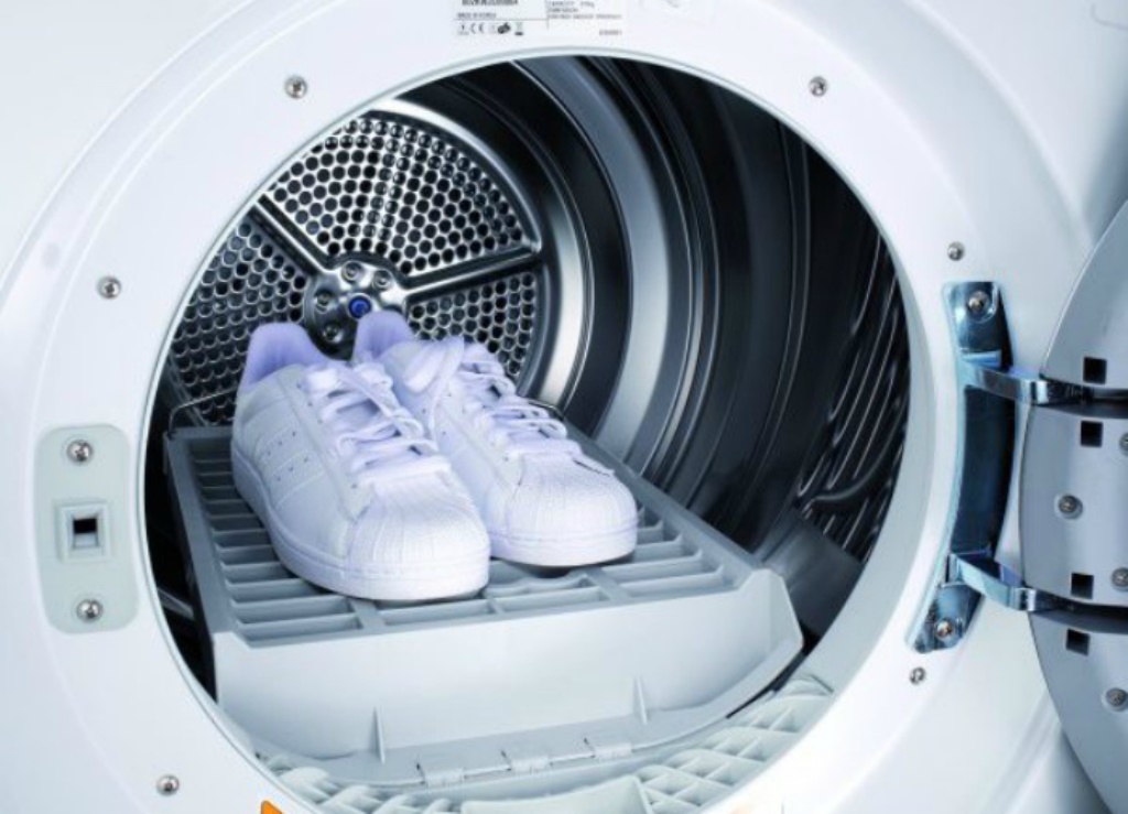 how to wash sneakers