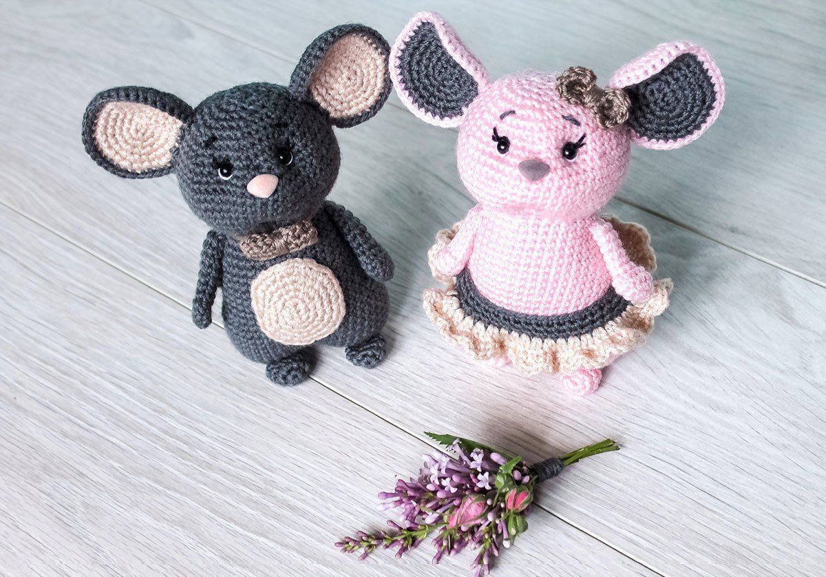 knitted mice