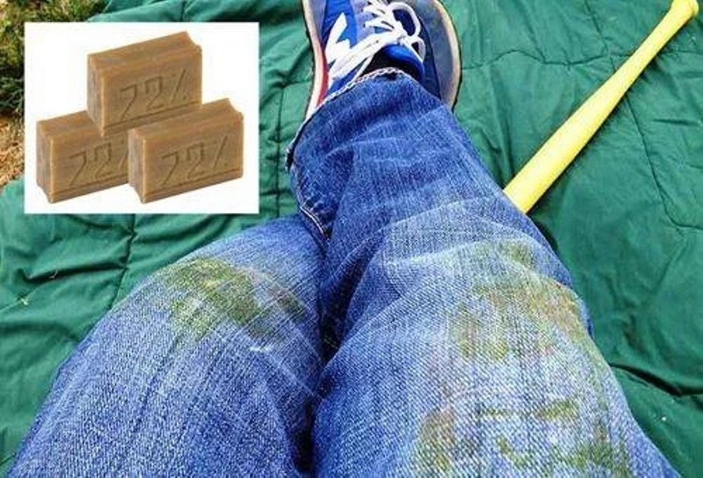 grass stains on jeans