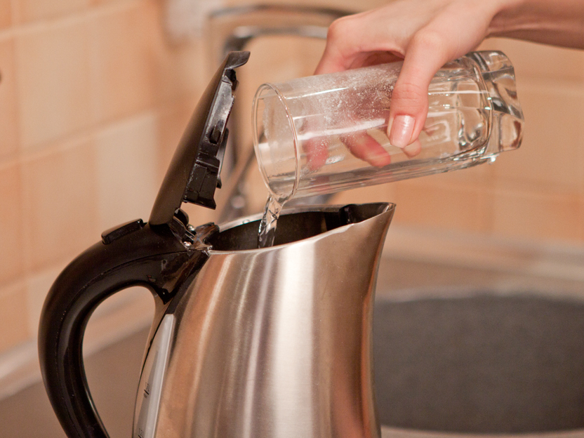 cleaning the kettle