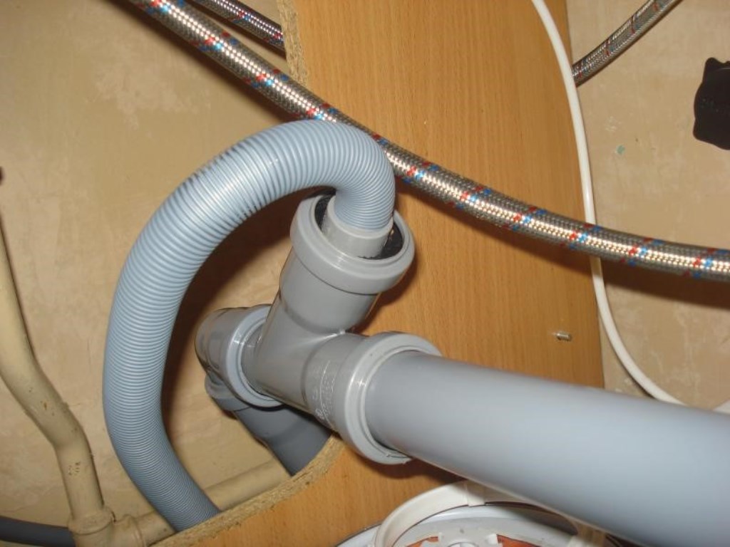 connecting the dishwasher to the sewer