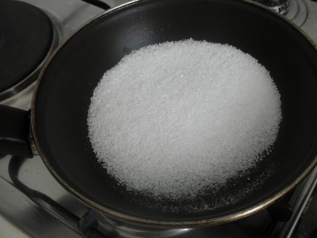 clean the pan with salt