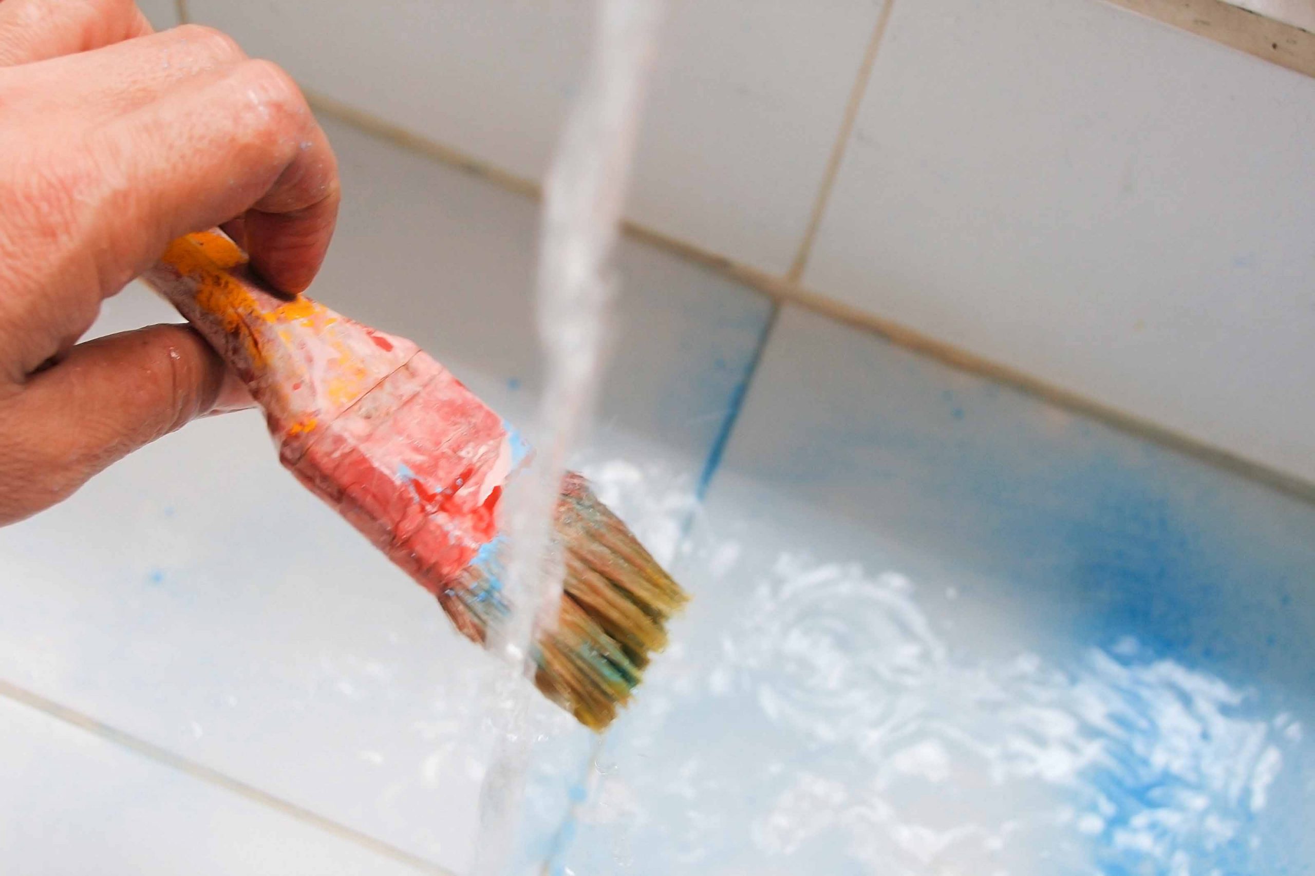 cleansing the brush from acrylic