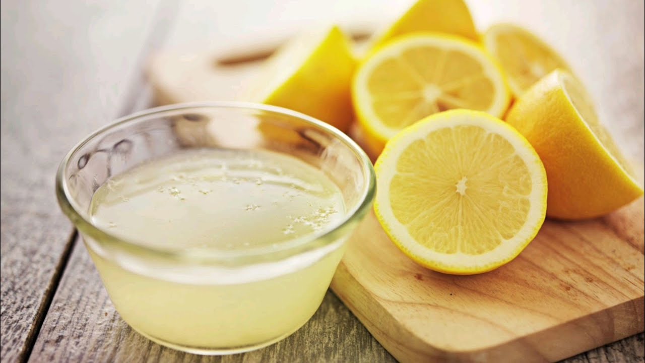 how can lemon juice help clean the sofa