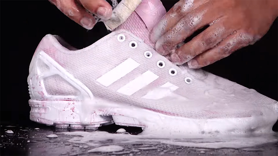 cleaning white sneakers