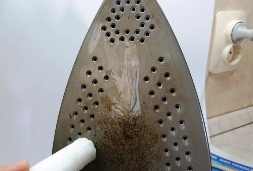 iron cleaning with paraffin