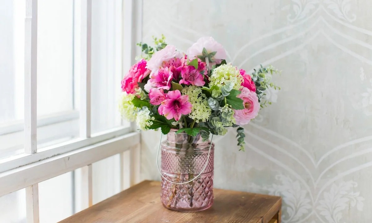 flowers in a vase photo