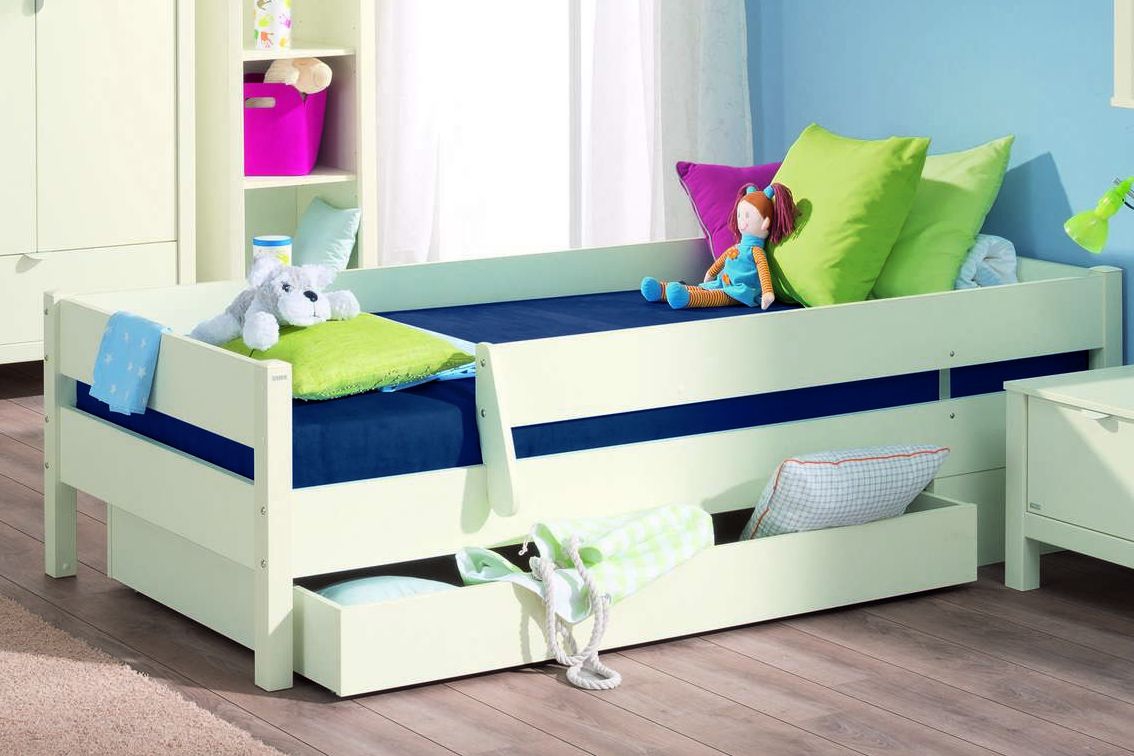 baby bed with bumpers from 2 years old design photo