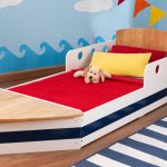 DIY children's bed photo decor