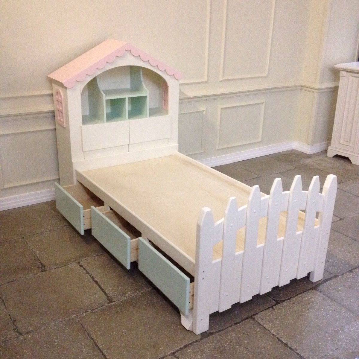 DIY children's bed mdf